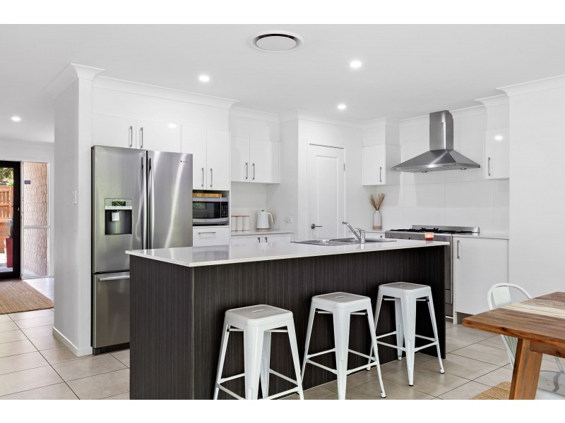 27 Jasmina Parade, Waterford QLD 4133