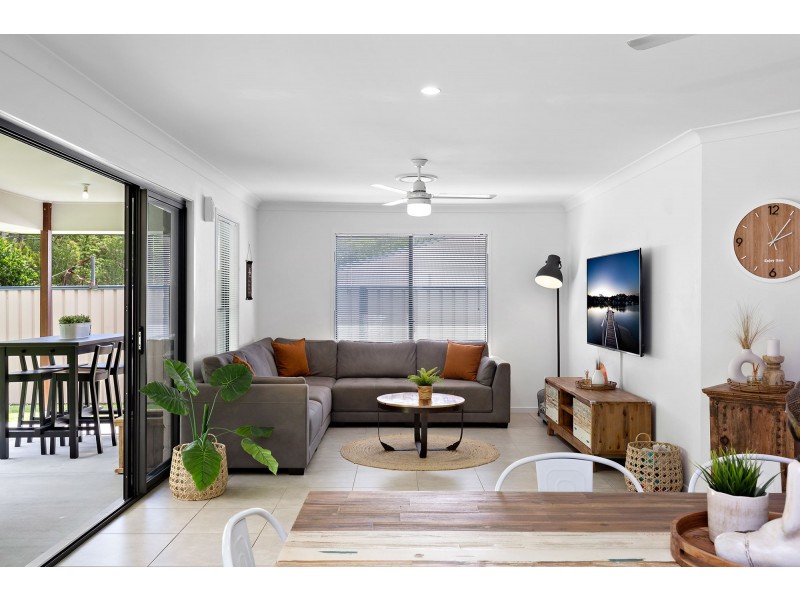 27 Jasmina Parade, Waterford QLD 4133