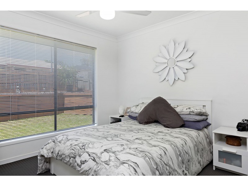 27 Jasmina Parade, Waterford QLD 4133