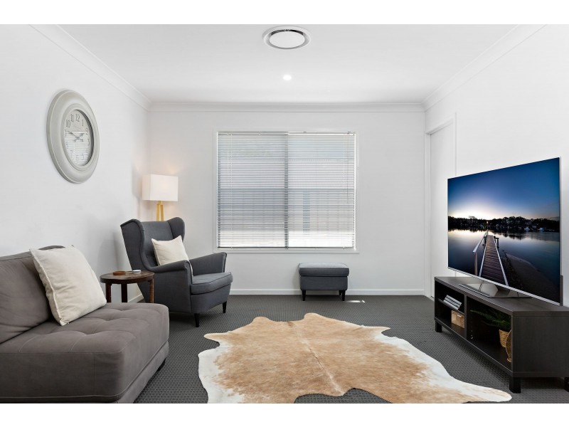 27 Jasmina Parade, Waterford QLD 4133