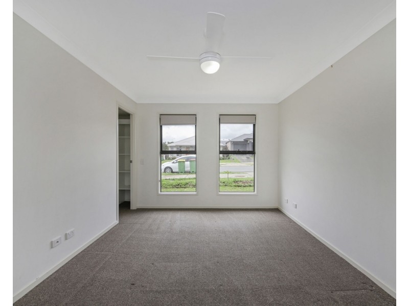 42 Mount Mee, Park Ridge QLD 4125