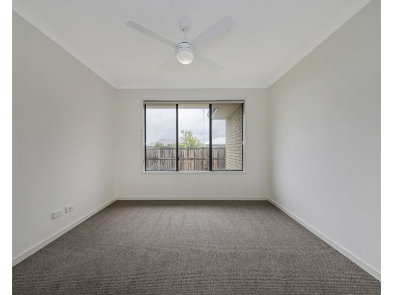 42 Mount Mee, Park Ridge QLD 4125