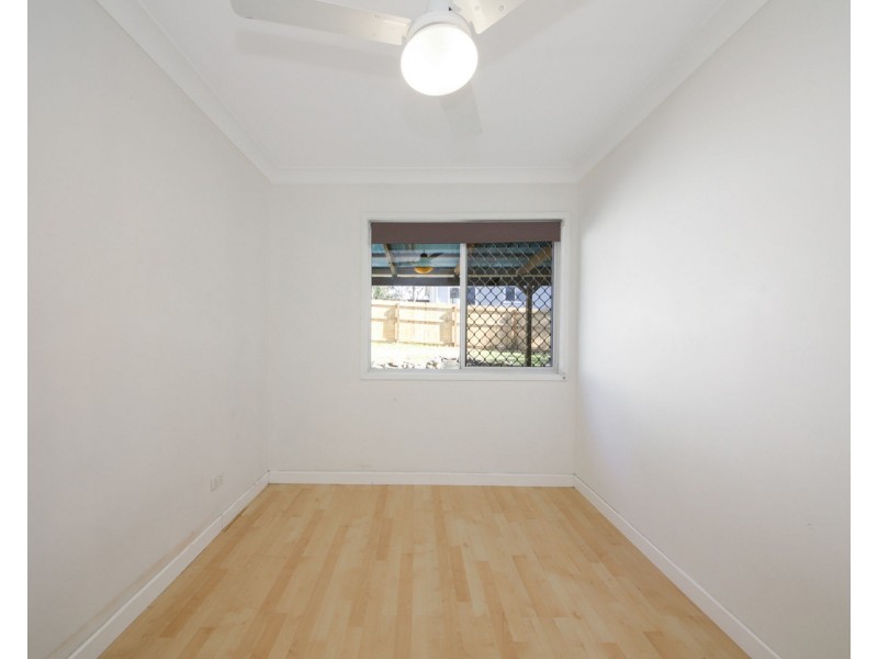 11 Halliday Street, Eagleby QLD 4207