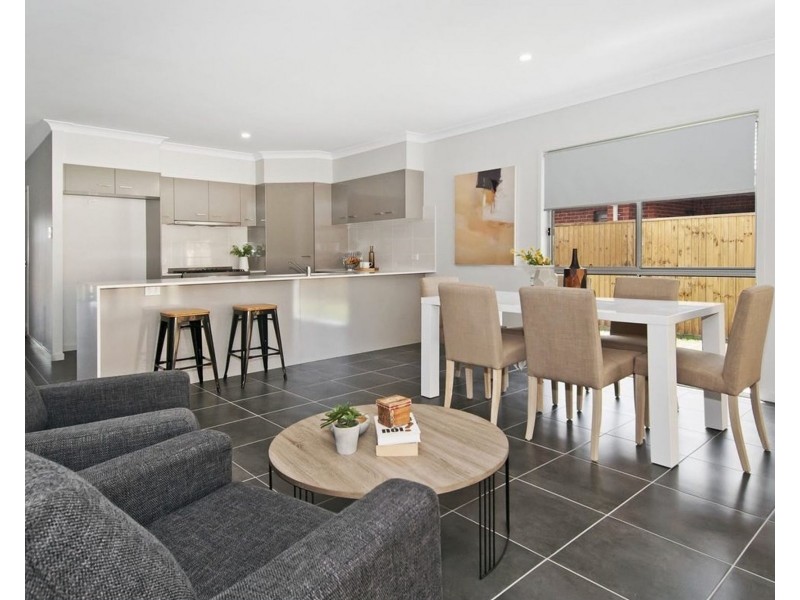4 Samford Drive, Holmview QLD 4207