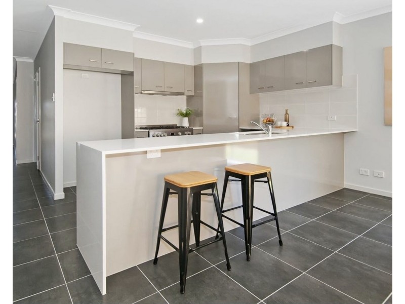 4 Samford Drive, Holmview QLD 4207