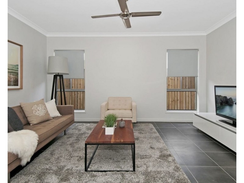 4 Samford Drive, Holmview QLD 4207
