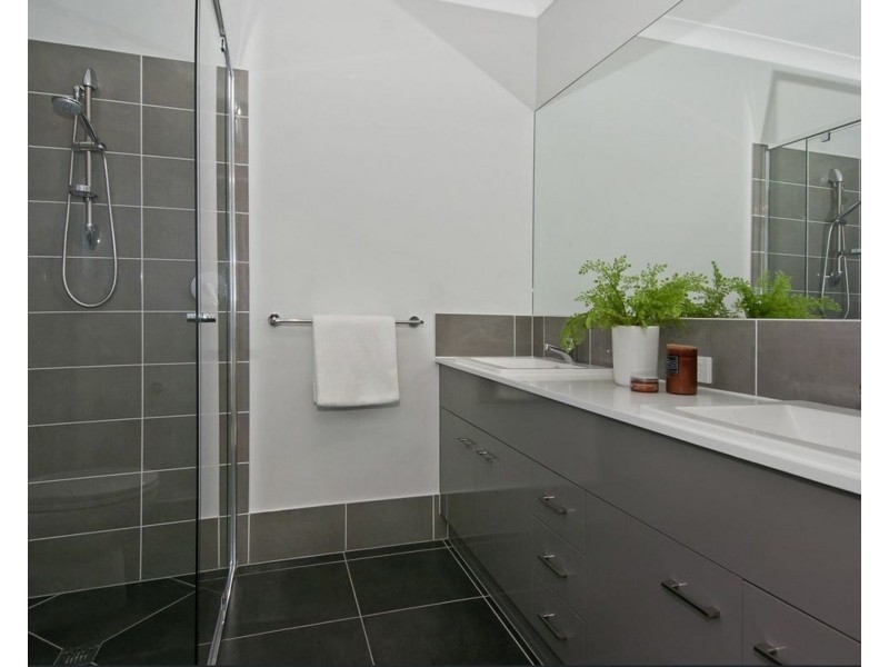 4 Samford Drive, Holmview QLD 4207