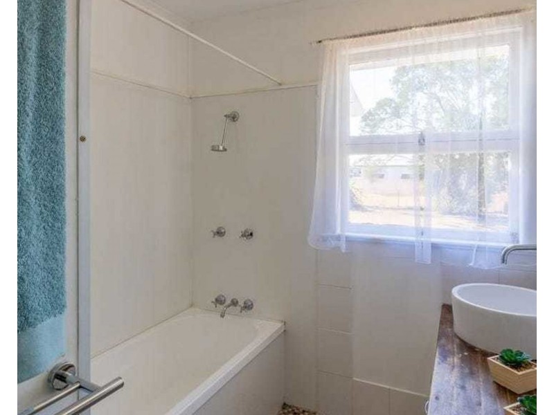 11 Deacon Street, Basin Pocket QLD 4305