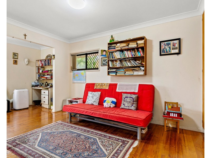 22 Caloola Drive, Springwood QLD 4127