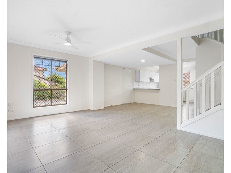 19/10 Lawrence Close, Robertson QLD 4109