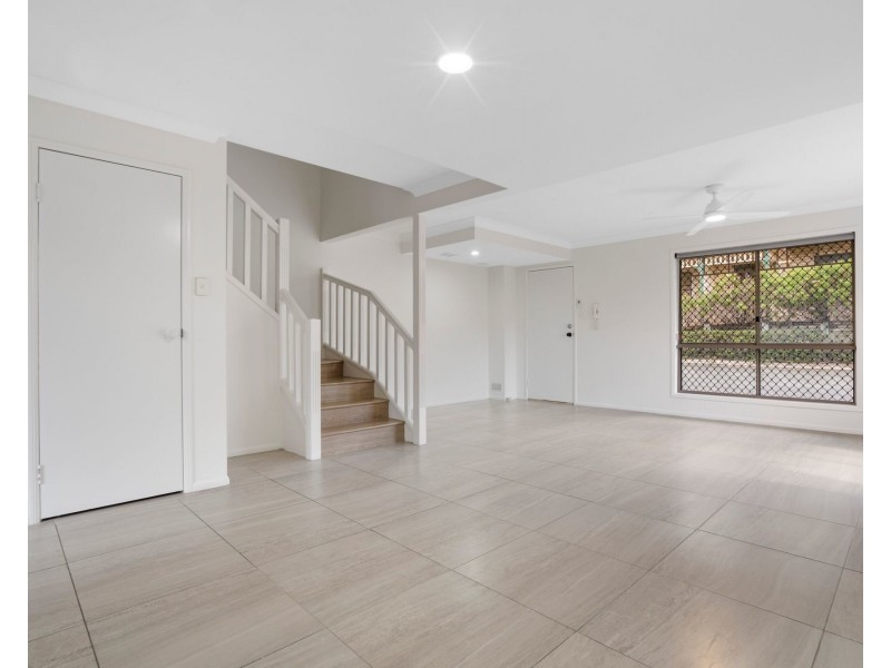 19/10 Lawrence Close, Robertson QLD 4109