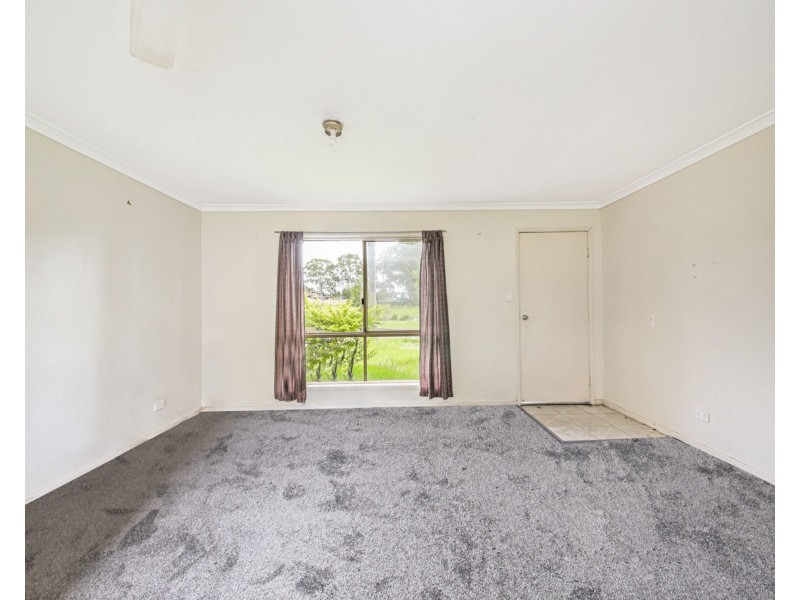 8 Brabham St, Crestmead QLD 4132