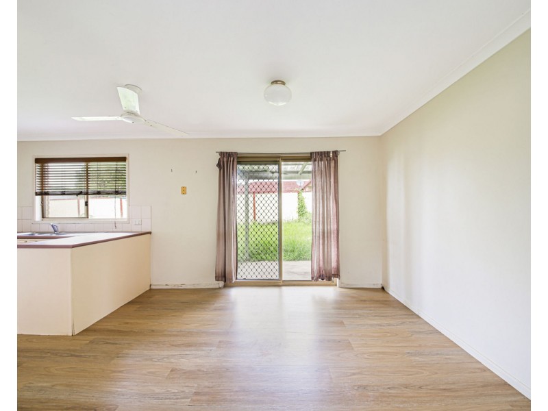 8 Brabham St, Crestmead QLD 4132