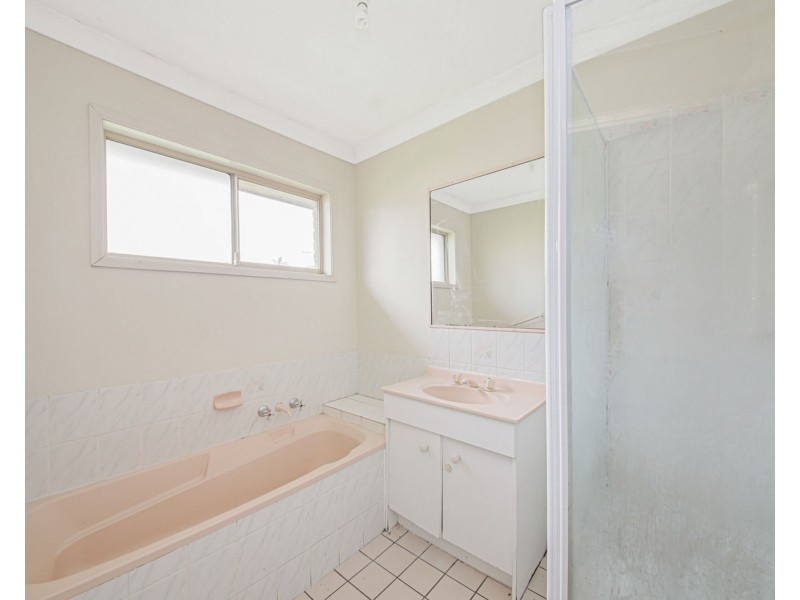 8 Brabham St, Crestmead QLD 4132