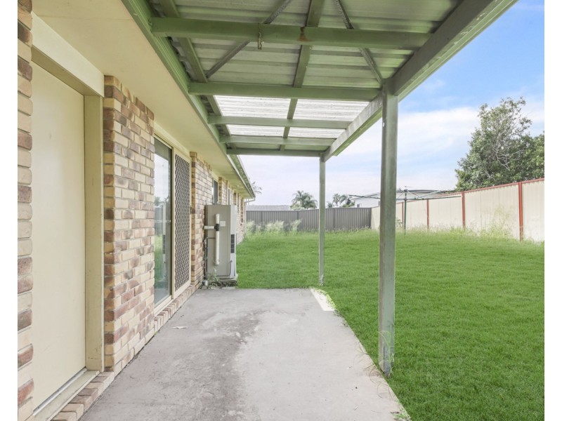 8 Brabham St, Crestmead QLD 4132