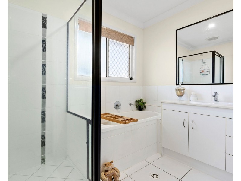 1 Paris Parade, Ormeau QLD 4208