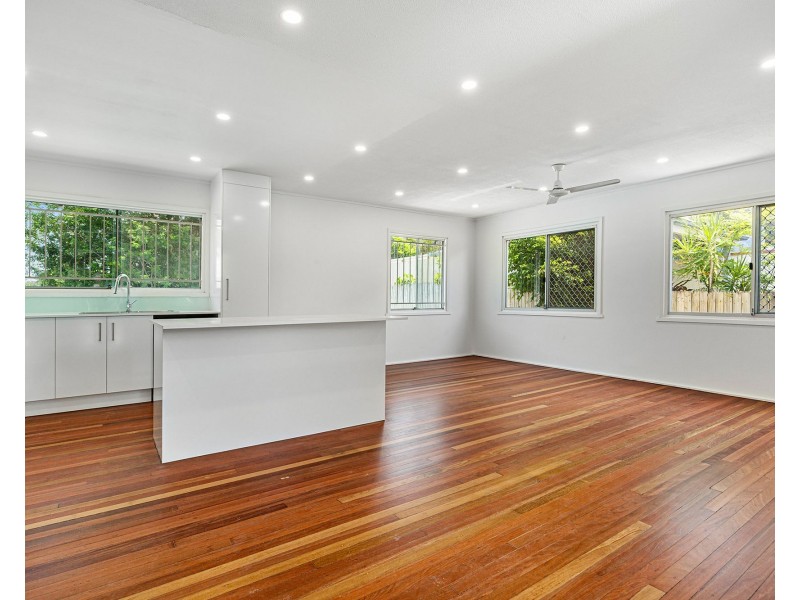 37 Madison Street, Woodridge QLD 4114