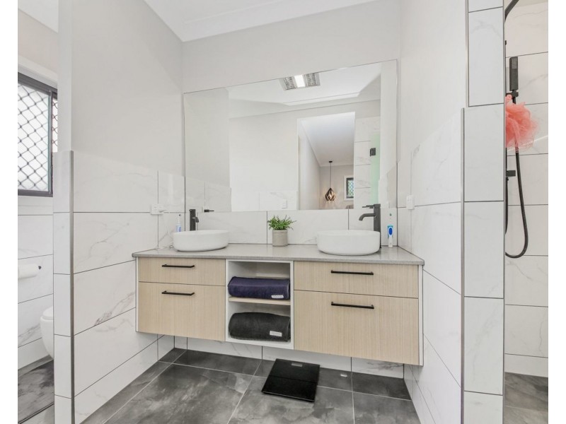 72 Falco Drive, Bahrs Scrub QLD 4207