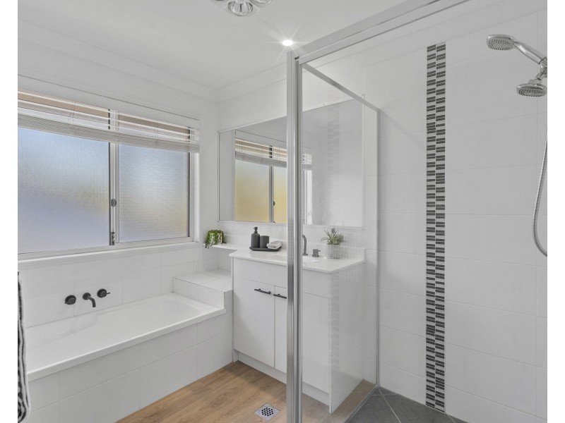 197 Castile Crescent, Edens Landing QLD 4207