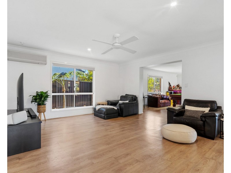 197 Castile Crescent, Edens Landing QLD 4207