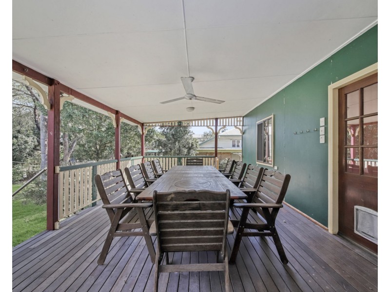 33 Bovey Street, Coopers Plains QLD 4108