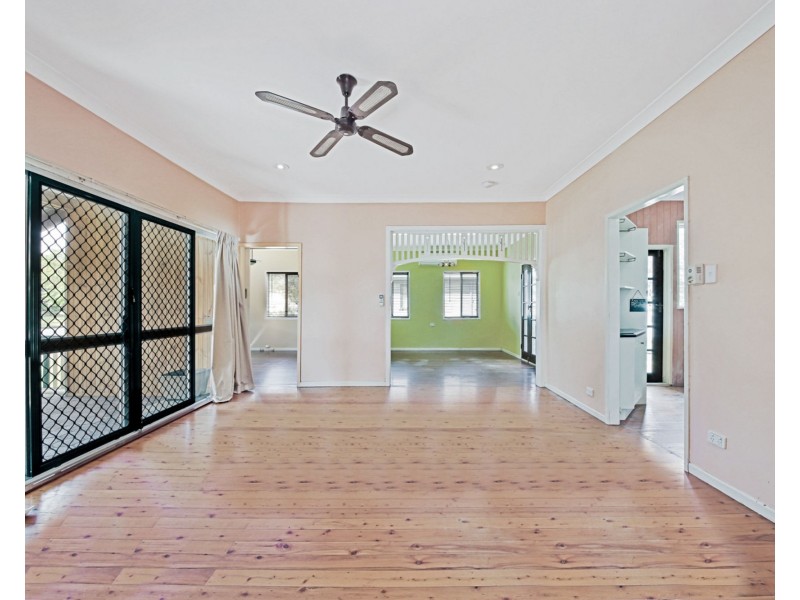 33 Bovey Street, Coopers Plains QLD 4108