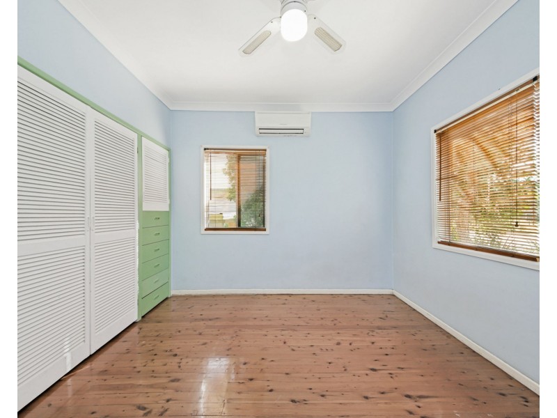 33 Bovey Street, Coopers Plains QLD 4108