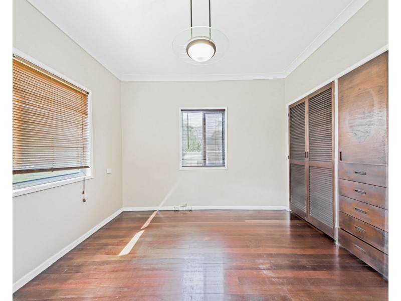 33 Bovey Street, Coopers Plains QLD 4108