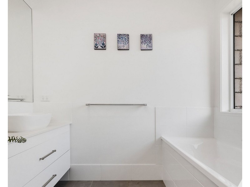 contact agent, Bahrs Scrub QLD 4207