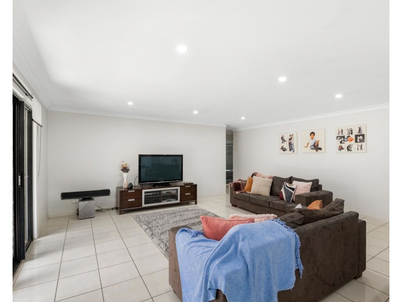 44 Girraween Crescent, Parkinson QLD 4115
