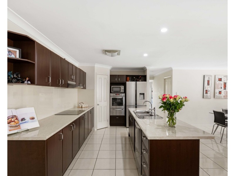 44 Girraween Crescent, Parkinson QLD 4115