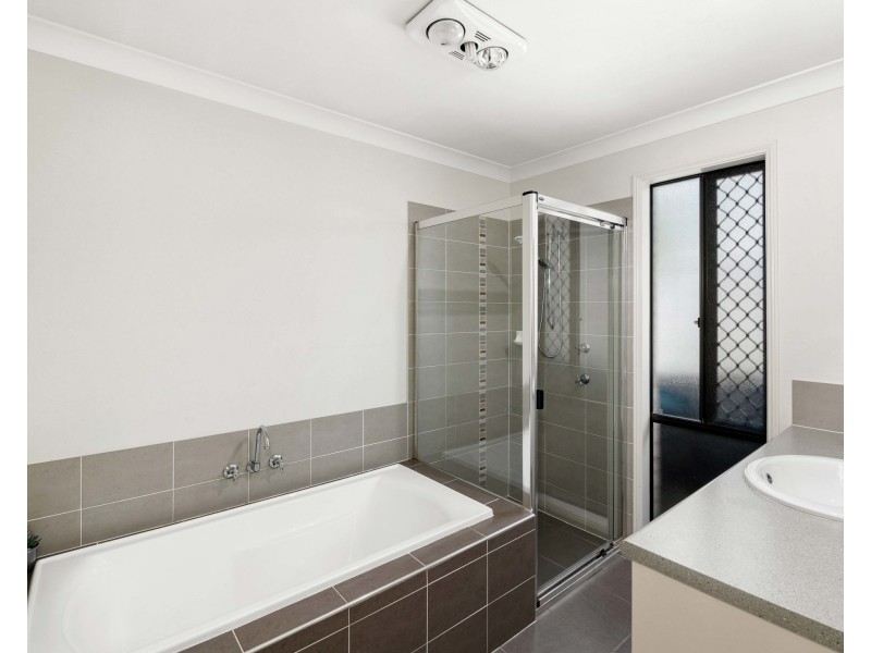 44 Girraween Crescent, Parkinson QLD 4115