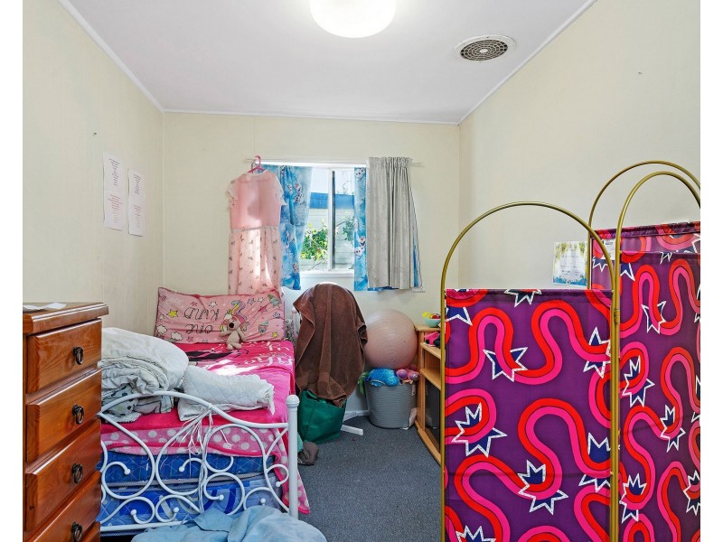 33 Myra Street, Kingston QLD 4114