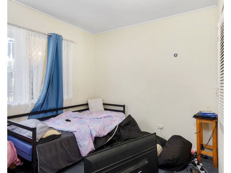 33 Myra Street, Kingston QLD 4114