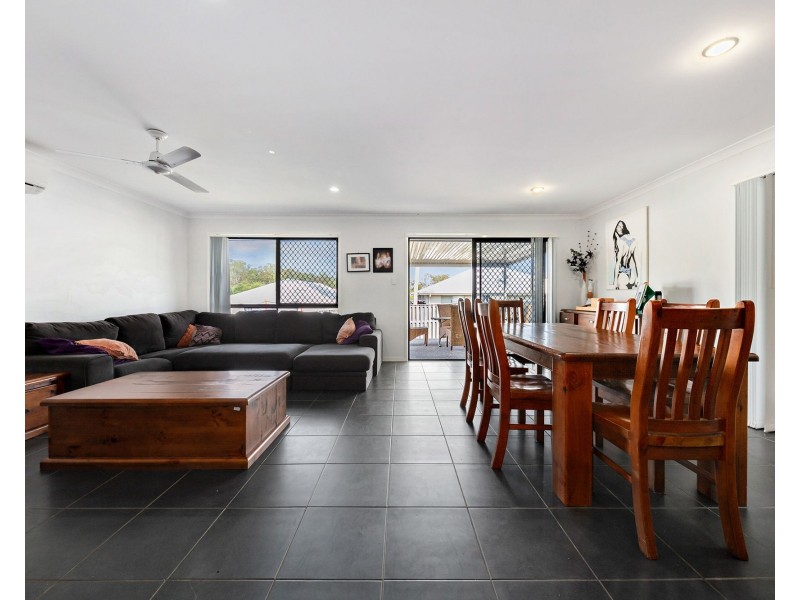 27 Ravensbourne Circuit, Waterford QLD 4133