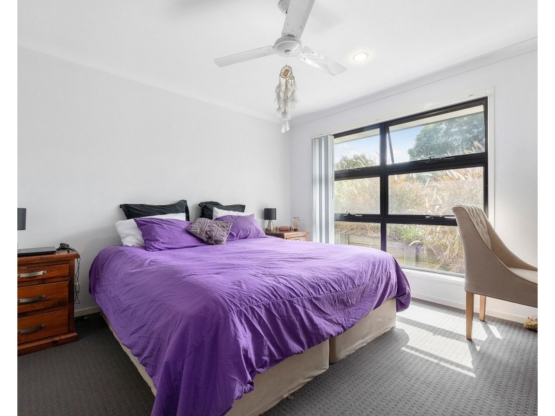 27 Ravensbourne Circuit, Waterford QLD 4133