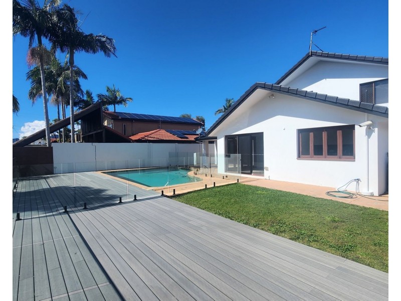 3 Monterey Court, Broadbeach Waters QLD 4218