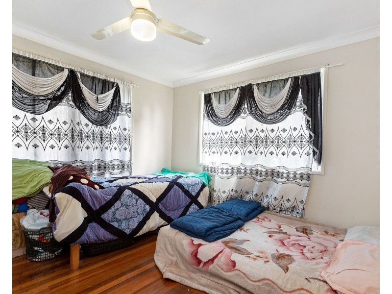 12 Maple Street, Kingston QLD 4114