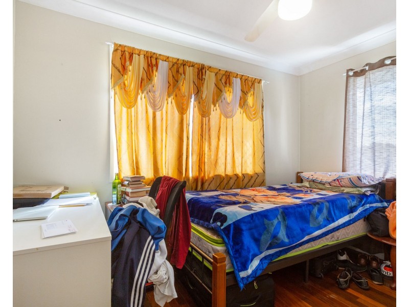 12 Maple Street, Kingston QLD 4114