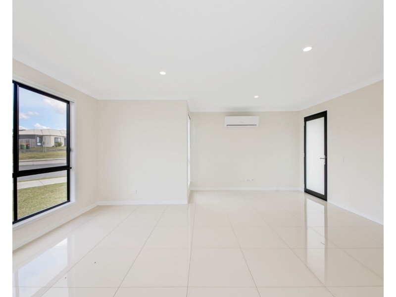 46 Miamax Place, Logan Reserve QLD 4133