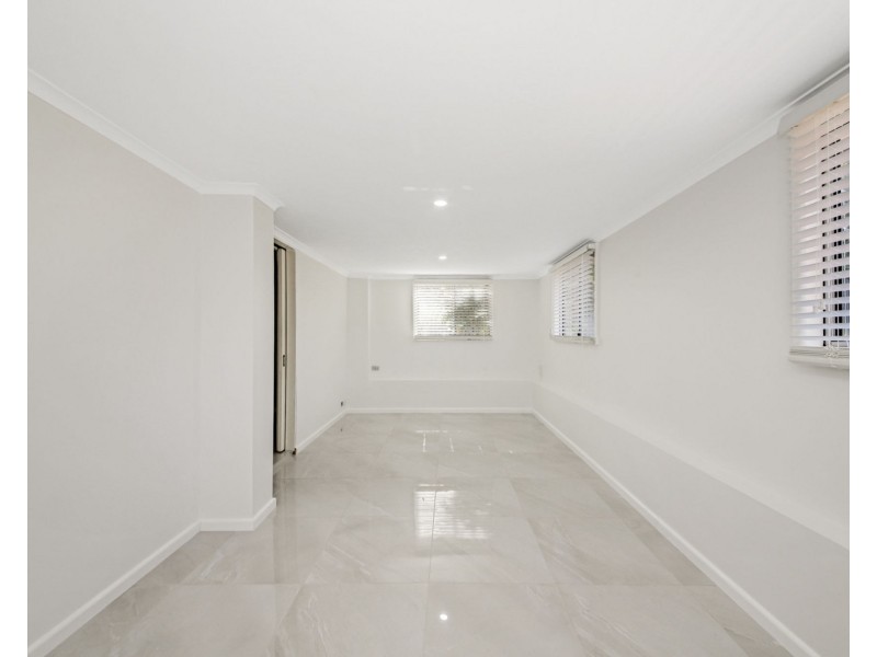 12 Wenlock Crescent, Springwood QLD 4127