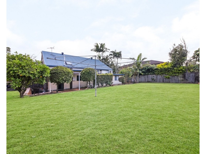 12 Wenlock Crescent, Springwood QLD 4127