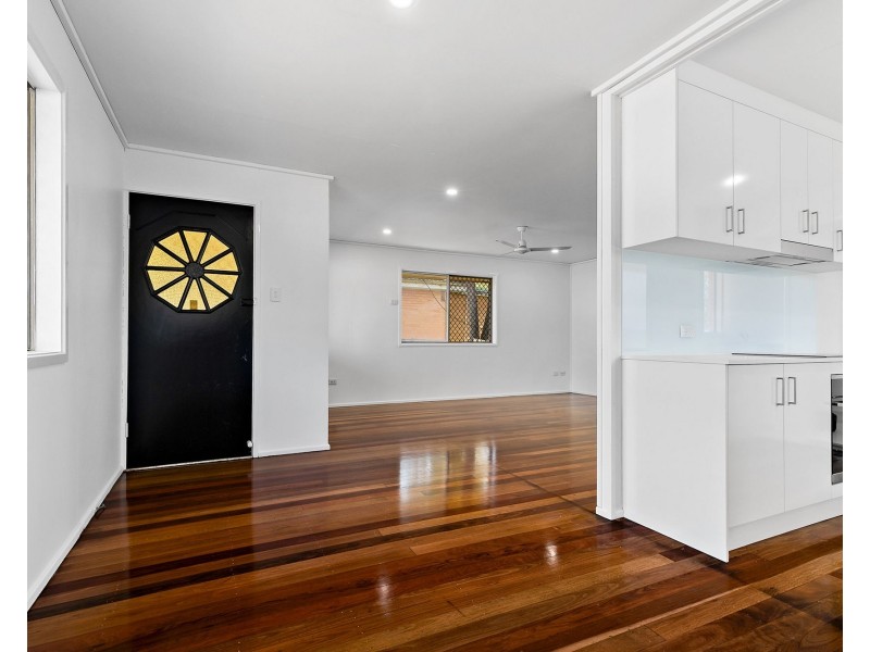 8 Caesar Street, Kingston QLD 4114