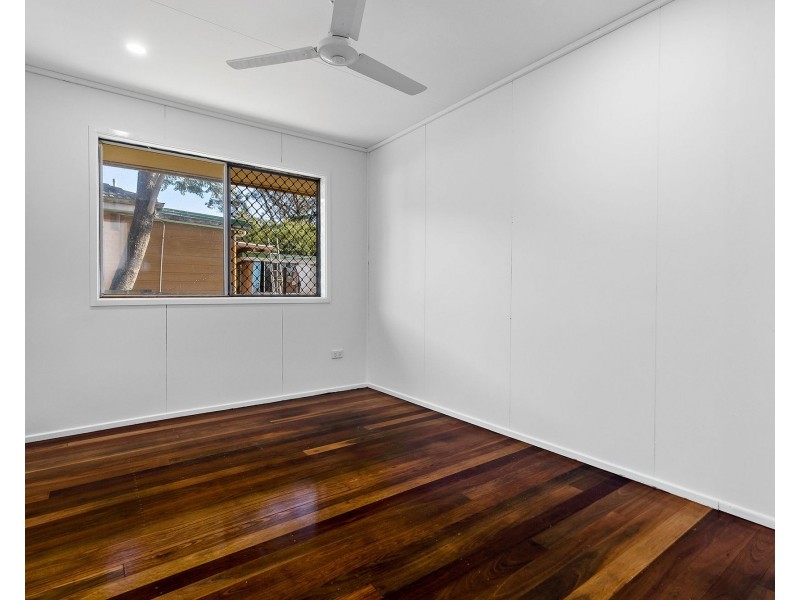 8 Caesar Street, Kingston QLD 4114