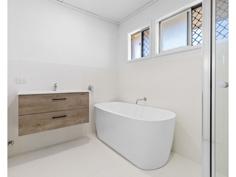 8 Caesar Street, Kingston QLD 4114