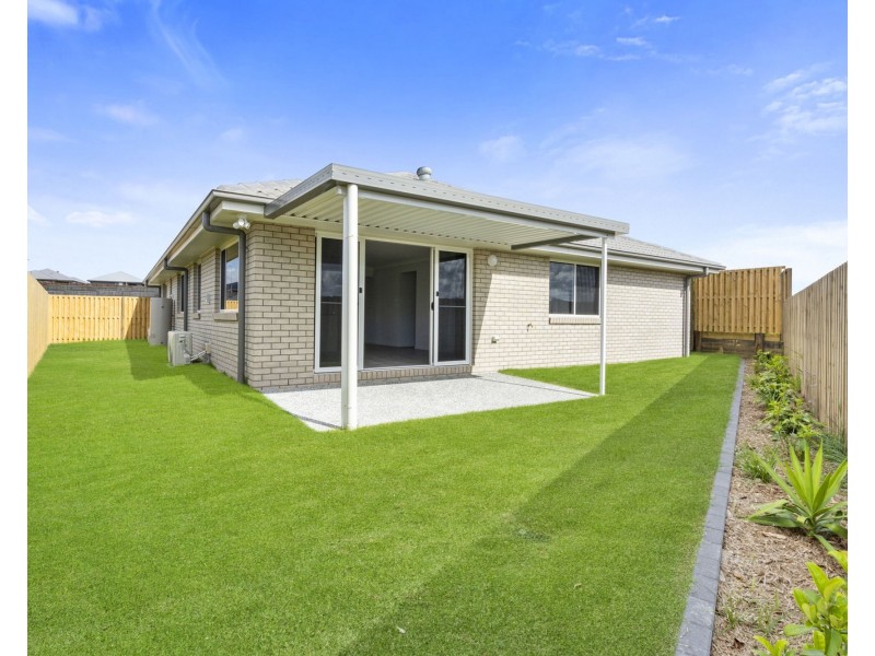 10 Sugar Maple Drive, Park Ridge QLD 4125
