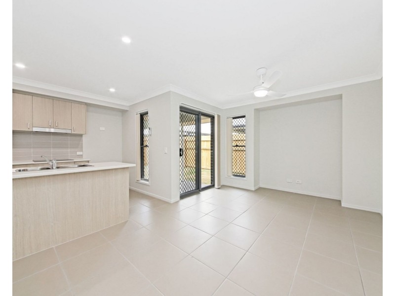 2/19 Crisci Street, Marsden QLD 4132