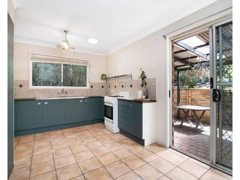 22 Drake Road, Springwood QLD 4127