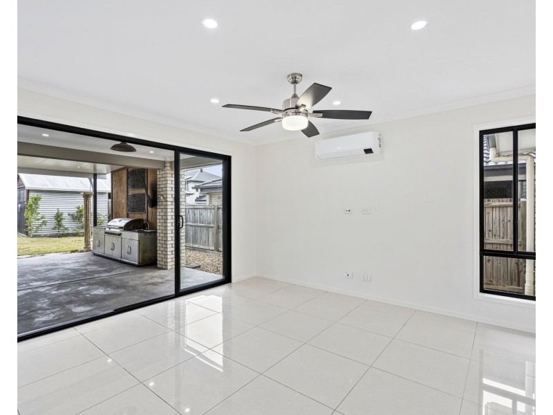43 Tallwoods Circuit, Yarrabilba QLD 4207