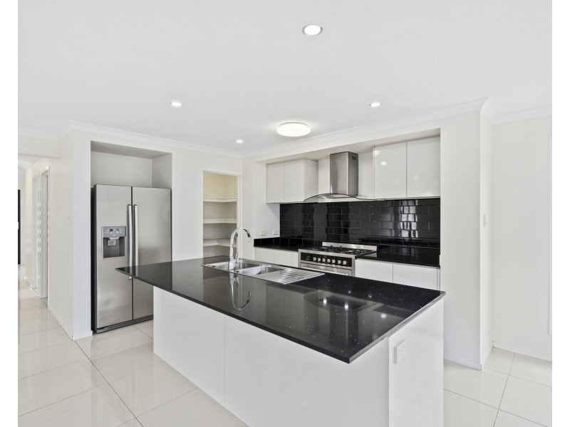 43 Tallwoods Circuit, Yarrabilba QLD 4207